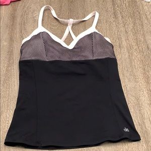 Alo yoga tank with built in bra